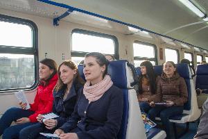 Пассажиры пригородных поездов в Башкирии принимают поздравления с Днем России Город Уфа IMG_7012_1.jpg
