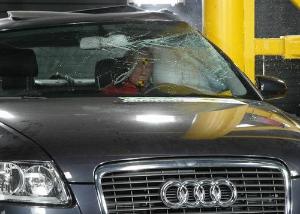 Audi А6 защитит водителя, но убьет пешехода Город Уфа 03.jpg