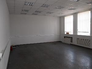 Сдаются в аренду офисные помещения площадью от 15 до 70м2 в здании, расположенном на территории Химпрома (ул. Путейская, д. 25)  Город Уфа 8.JPG