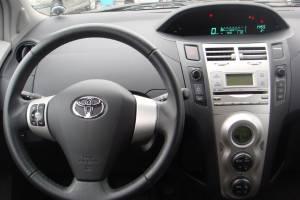 продам Toyota Yaris Город Уфа для объявления 3.jpg