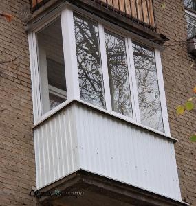 Остекление, обшивка, утепление лоджий, балконов Город Уфа установка балкона с обшивкой профнастилом.JPG