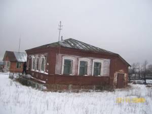 Здание магазина в деревне Михалоникольск Бирского района Город Уфа вид сбоку справа.jpg
